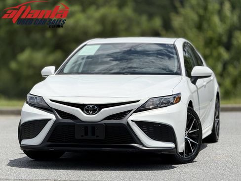 Used 2023 Toyota Camry SE FWD image 1