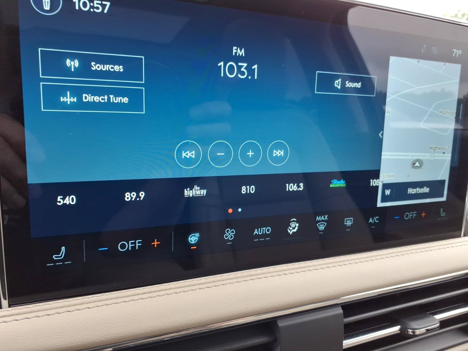 Used 2025 Lincoln Corsair AWD w/ Equipment Group 101A image 19