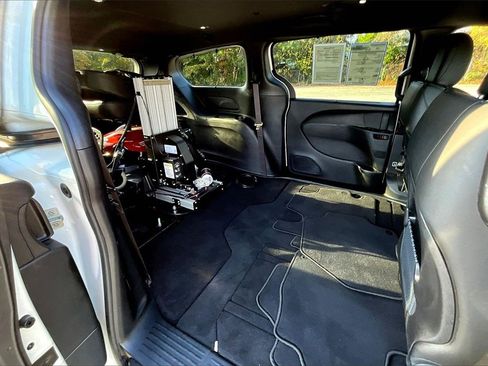 Used 2020 Chrysler Pacifica Touring-L w/ S Appearance Package image 23