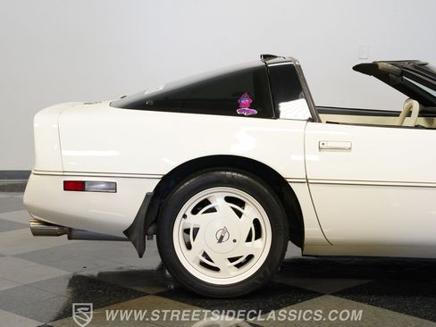 Used 1988 Chevrolet Corvette Coupe RWD image 30