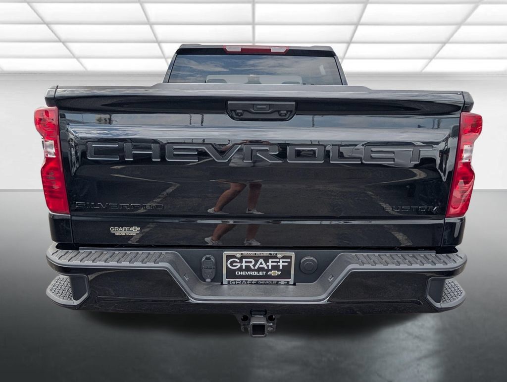New 2026 Chevrolet Silverado 1500 Custom w/ LPO, Dark Essentials Package RWD image 25