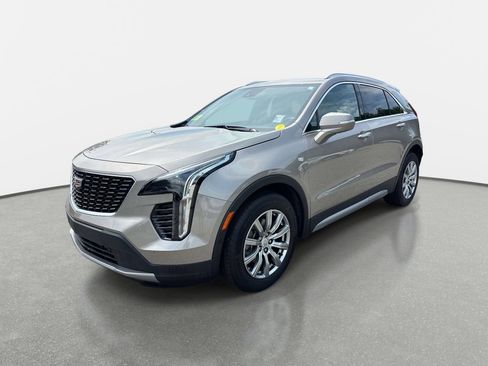 Used 2022 Cadillac XT4 Premium Luxury w/ Enhanced Visibility Package FWD image 8