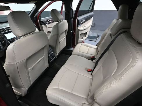 Used 2018 Ford Explorer Limited w/ Equipment Group 301A image 38