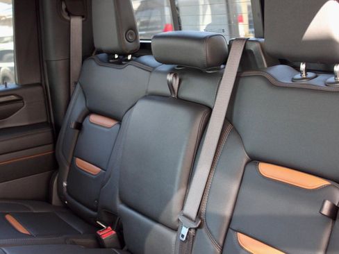 Used 2024 GMC Sierra 2500 AT4 w/ AT4 Premium Plus Package image 18