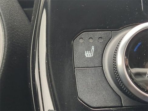 Certified 2021 Toyota Highlander XLE image 24