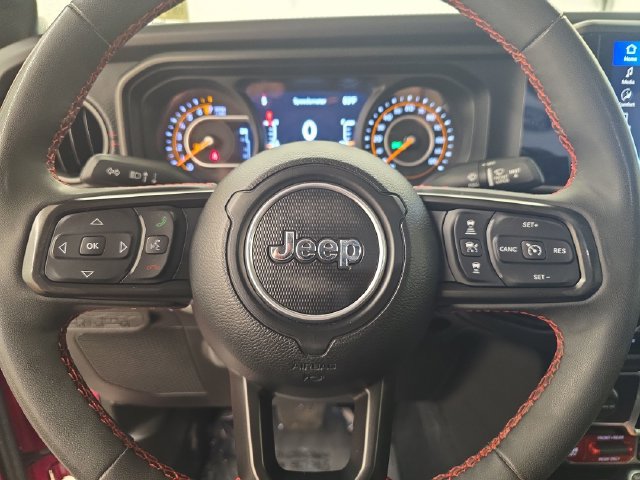Used 2024 Jeep Gladiator Rubicon w/ Convenience Group AWD/4WD image 32