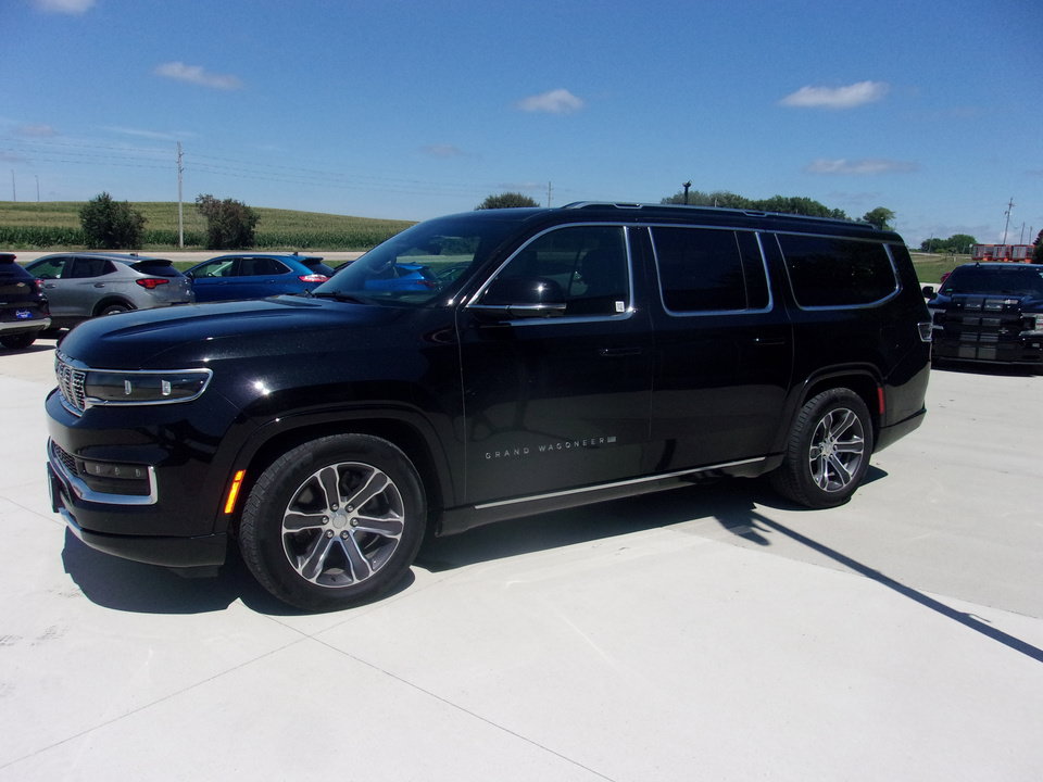 Used 2024 Jeep Grand Wagoneer L 4WD w/ Flexible Seating Group image 6