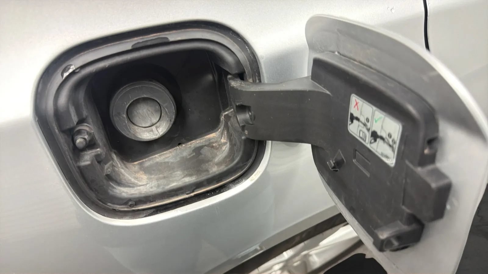 Used 2020 Chevrolet Malibu LS FWD image 30