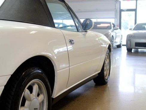 Used 1990 MAZDA MX-5 Miata image 25