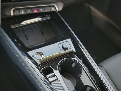 New 2026 Audi Q3 quattro 2.0T AWD/4WD image 14