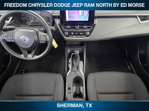 Used 2025 Toyota Corolla LE image 18