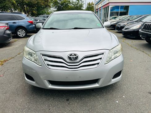 Used 2010 Toyota Camry LE image 8