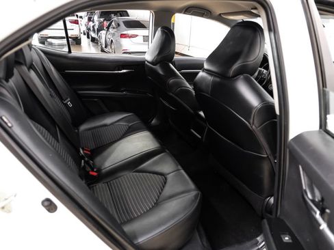 Used 2020 Toyota Camry SE FWD image 33