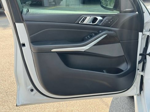 Used 2020 BMW X5 M50i AWD/4WD image 26