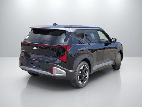 New 2027 Kia Seltos S FWD image 4