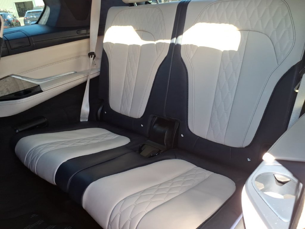 Used 2019 BMW X7 xDrive50i w/ Dynamic Handling Package AWD/4WD image 14