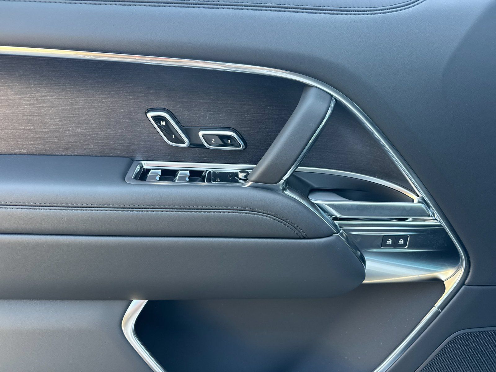 New 2026 Land Rover Range Rover SE AWD/4WD image 11