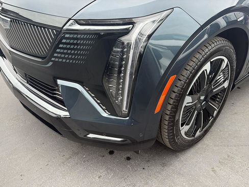 Used 2025 Cadillac Escalade IQ Sport 2 AWD/4WD image 9