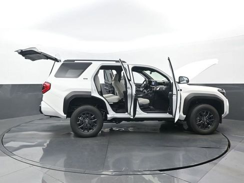 New 2026 Toyota 4Runner SR5 image 30