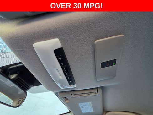 New 2025 Nissan Versa SR w/ Trunk Package FWD image 22