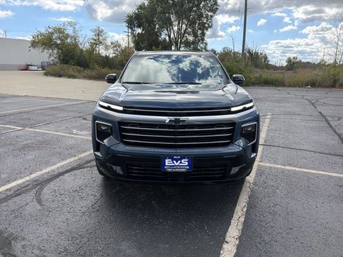 New 2026 Chevrolet Traverse High Country w/ LPO, Floor Liner Package image 2