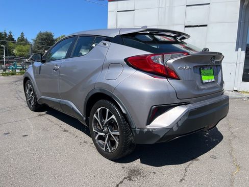 Used 2018 Toyota C-HR XLE FWD image 6