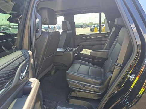 Used 2023 GMC Yukon Denali AWD/4WD image 15