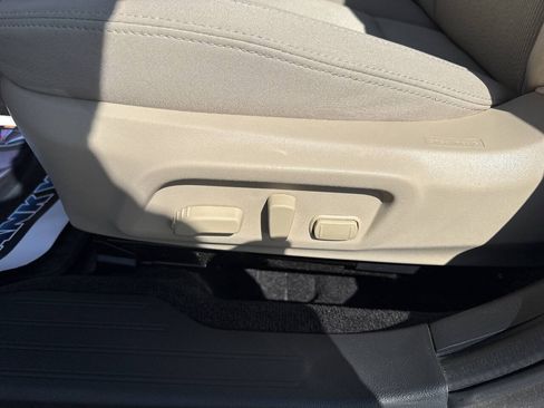 Used 2015 Subaru Legacy 2.5i Premium AWD/4WD image 26