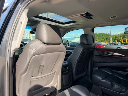 Used 2019 Cadillac Escalade Premium Luxury AWD/4WD image 46