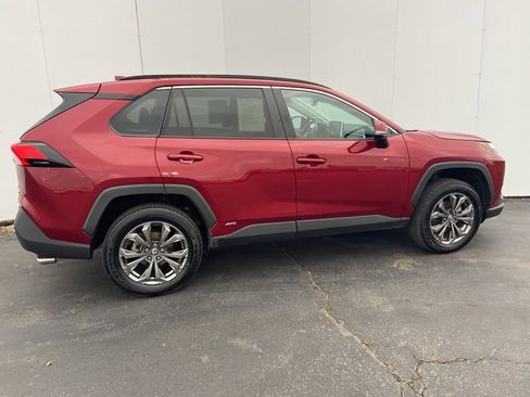 Certified 2022 Toyota RAV4 XLE Premium image 3