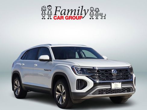 New 2026 Volkswagen Atlas Cross Sport SE image 2