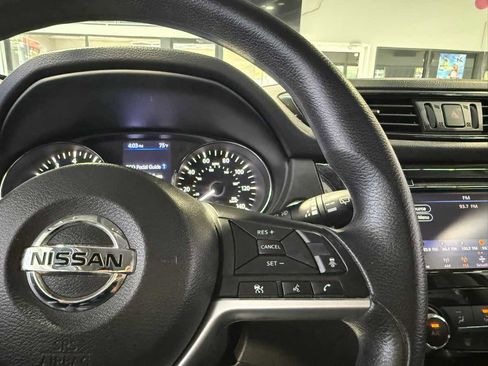 Used 2019 Nissan Rogue SV image 21
