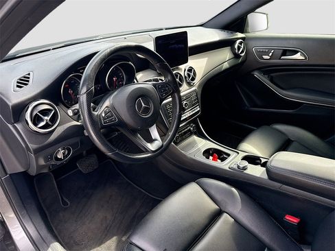 Used 2020 Mercedes-Benz GLA 250 4MATIC image 10