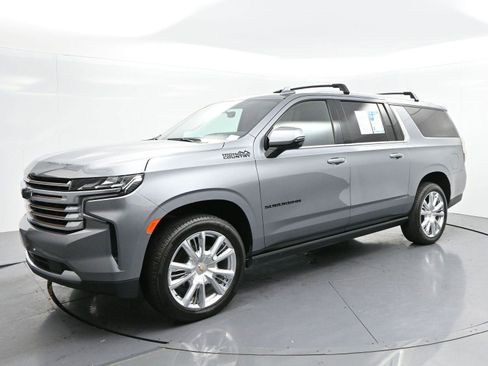 Used 2022 Chevrolet Suburban High Country AWD/4WD image 3