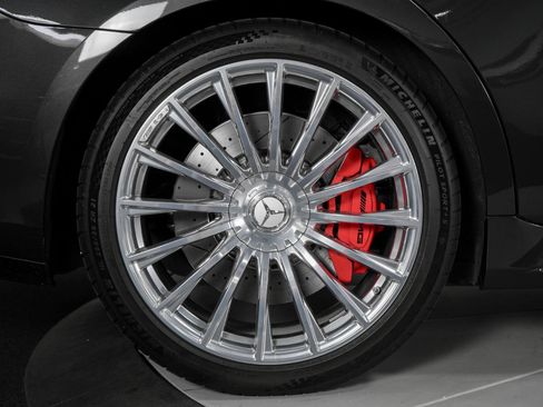 Used 2025 Mercedes-Benz S 63 AMG S image 24