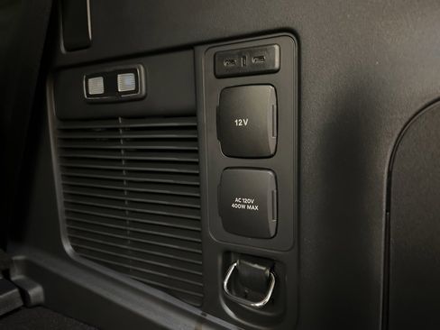 New 2025 Ford Expedition Active image 37