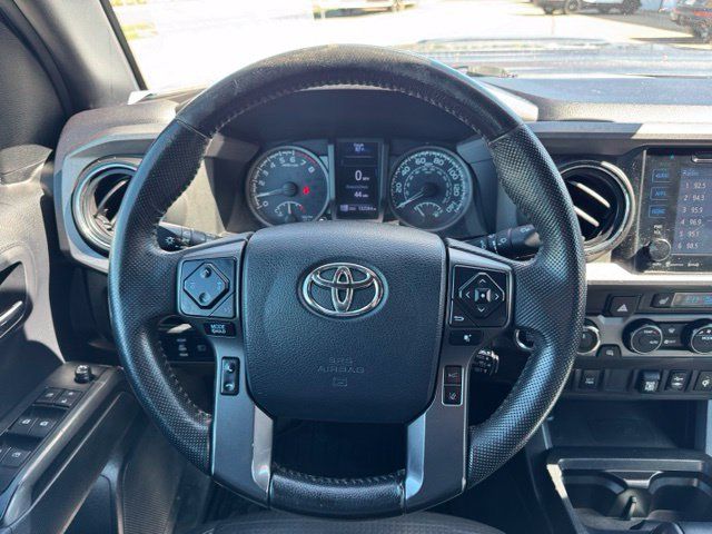 Used 2019 Toyota Tacoma SR5 AWD/4WD image 18