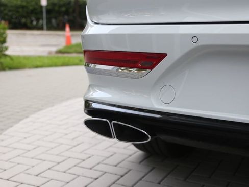 Used 2021 Bentley Bentayga image 22