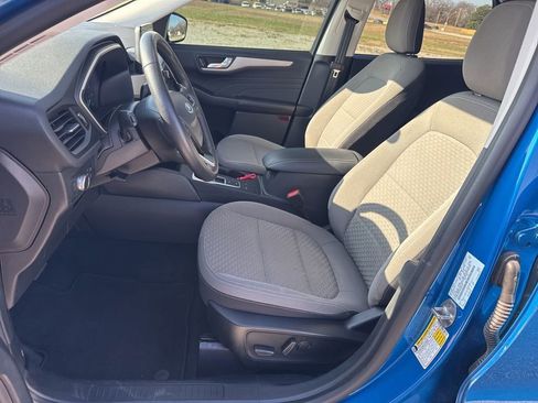 Used 2021 Ford Escape SE w/ SE Sport Appearance Package image 21