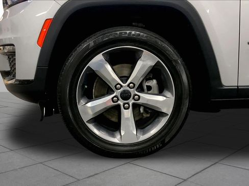 Used 2021 Jeep Grand Cherokee L Limited w/ Trailer Tow Group (B) AWD/4WD image 11