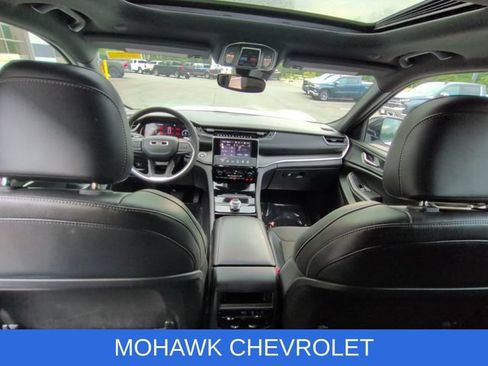 Used 2023 Jeep Grand Cherokee Altitude AWD/4WD image 25