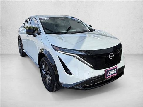 Used 2025 Nissan Ariya AWD image 3