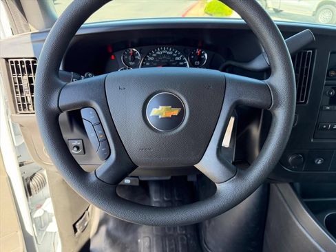 New 2026 Chevrolet Express 2500 RWD image 10
