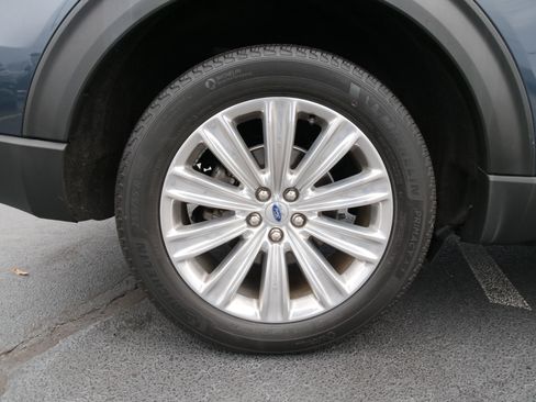 Used 2022 Ford Explorer Limited w/ Equipment Group 301A image 11