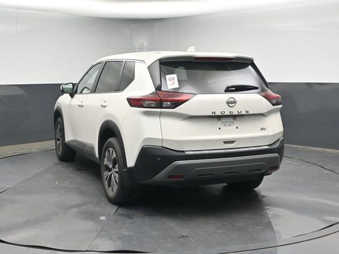 Used 2023 Nissan Rogue SV image 4
