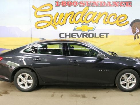 Used 2022 Chevrolet Malibu LS FWD image 1