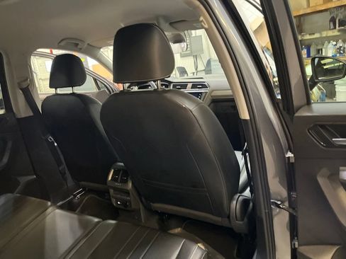 Used 2023 Volkswagen Tiguan SE FWD image 28