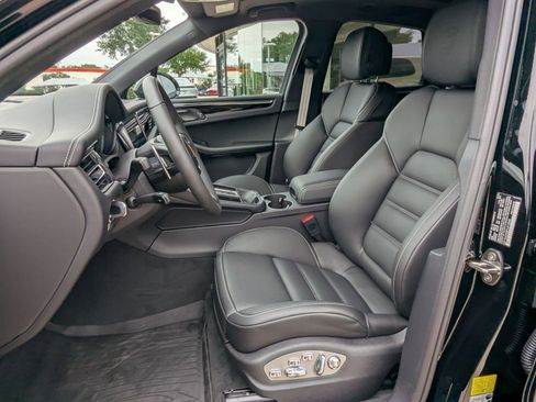New 2026 Porsche Macan AWD/4WD image 5