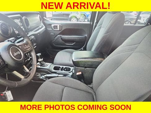 Used 2023 Jeep Wrangler Unlimited w/ Cold Weather Group AWD/4WD image 8