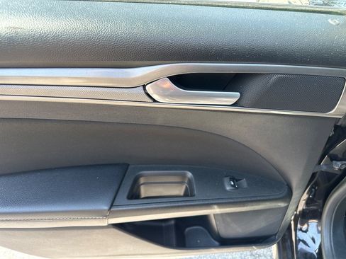 Used 2020 Ford Fusion SE FWD image 14